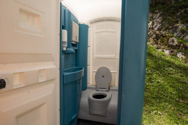 Best Portable bathroom rental  in Bee Ridge, FL