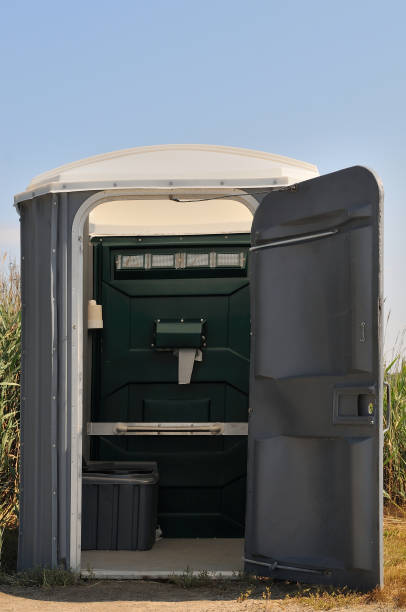 Portable Toilet Options We Offer in Bee Ridge, FL